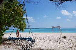 recenze-Fulhadhoo-Maledivy-plaz