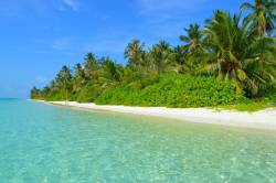 překrásná pláž na ostrově Dhigurah