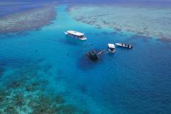 potopený vrak na Maledivách