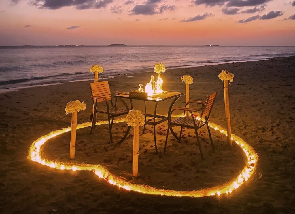 romantická večeře na pláži