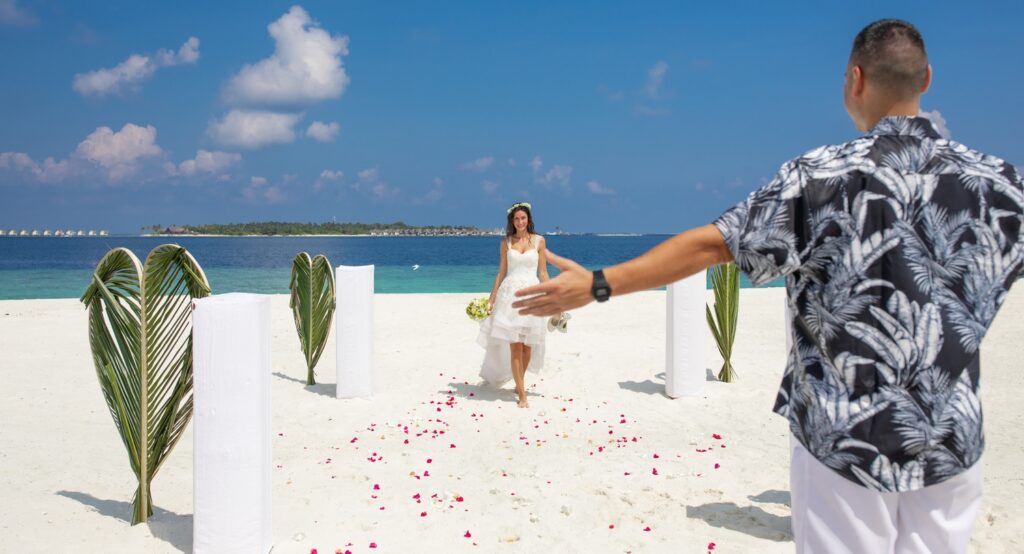 svatba na pláži Malediv